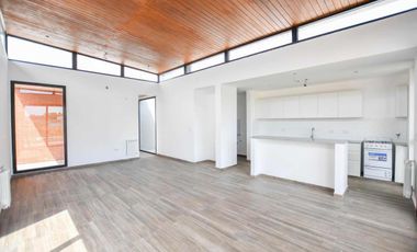 Casa en venta - 3 Dormitorios 2 Baños - Cochera - 180Mts2 - City Bell
