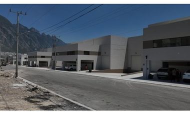 BODEGA EN PREVENTA PARQUE INDUSTRIAL SANTA CATARINA