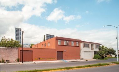 LOCAL EN VENTA CONTRY PARA ASILO KINDER