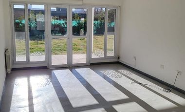 Casa en  Planta Baja en el Comahue Golf Club