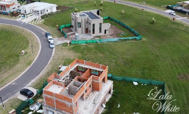 Excelente lote interno en San Simón