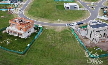 Excelente lote interno en San Simón