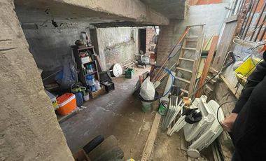 VENTA CHALET 3 AMBIENTES EN SIERRA DE LOS PADRES CON PARQUE Y PISCINA - GAS NATURAL