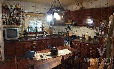 Excelente casa 3 dormitorios jardin cochera