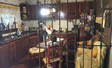 Excelente casa 3 dormitorios jardin cochera