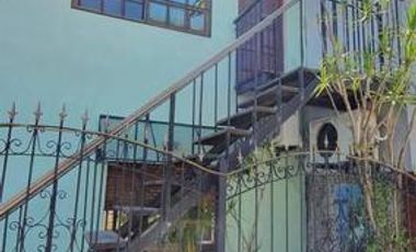 Departamento en planta alta con amplios ambientes