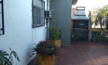 Departamento en planta alta con amplios ambientes