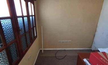 Departamento en planta alta con amplios ambientes