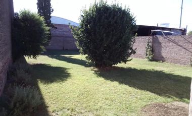 Casa en venta - 2 Dormitorios 2 Baños - Cochera - 500Mts2 - Salto