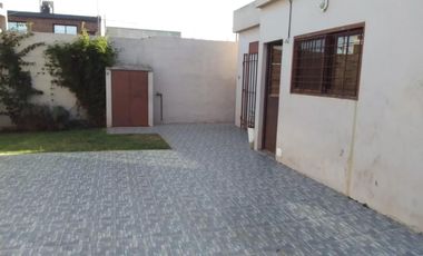 Casa en venta - 2 Dormitorios 2 Baños - Cochera - 500Mts2 - Salto
