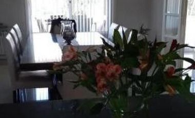 Casa en venta - 3 Dormitorios 3 Baños - Cochera - 910Mts2 - Navarro