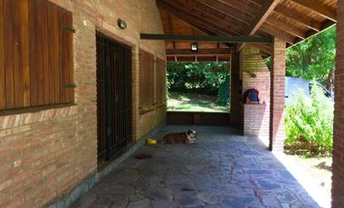 Casa en venta - 3 Dormitorios 2 Baños - 140Mts2 - Valeria del Mar