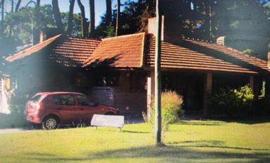 Casa en venta - 3 Dormitorios 2 Baños - 140Mts2 - Valeria del Mar