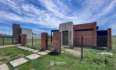 VENTA - Casa de 2 dormitorios y pileta. Don Mateo, etapa 3, Funes.