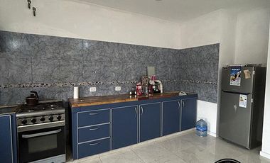 Local y vivienda en Santa Teresita - Calle 124 esq. 104 - VENTA