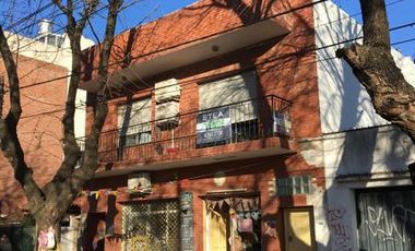 IDEAL INVERSION PROPIEDAD CON 2 DEPARTAMENTOS Y 2 LOCALES  - Monte Grande