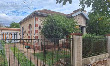 Casa en Bernal ideal emprendimiento inmobiliario o comercial