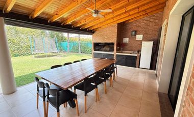 Hermosa casa de 3 dormitorios   dependencia en barrio privado Álamos, Av. Perón al 1000, Yerba Buena