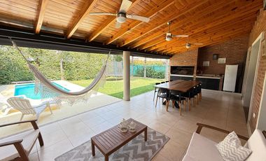 Hermosa casa de 3 dormitorios   dependencia en barrio privado Álamos, Av. Perón al 1000, Yerba Buena