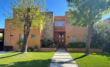 CASA 4 AMBIENTES EN VENTA SOFITEL LA RESERVA CARDALES