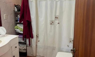 Casa en venta - 4 Dormitorios 2 Baños - Cocheras - 690Mts2 - Longchamps