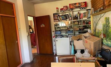 Casa en venta - 4 Dormitorios 2 Baños - Cocheras - 690Mts2 - Longchamps