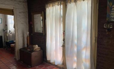 Casa en venta - 4 Dormitorios 2 Baños - Cocheras - 690Mts2 - Longchamps