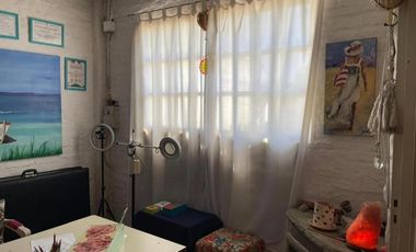 Casa en venta - 4 Dormitorios 2 Baños - Cocheras - 690Mts2 - Longchamps