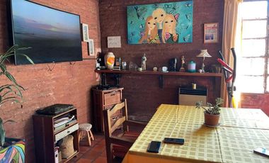 Casa en venta - 4 Dormitorios 2 Baños - Cocheras - 690Mts2 - Longchamps