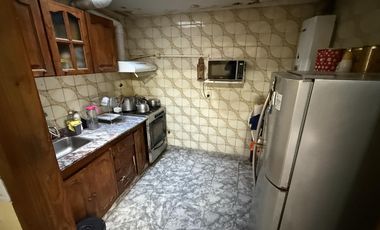 Casa en venta 3 ambientes con 4 dormitorios cochera y patio - Sarandi