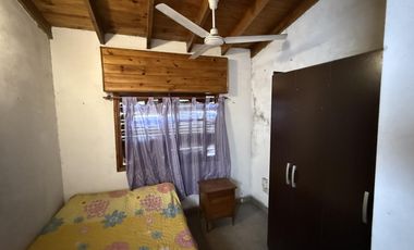 Casa en venta 3 ambientes con 4 dormitorios cochera y patio - Sarandi