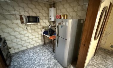 Casa en venta 3 ambientes con 4 dormitorios cochera y patio - Sarandi