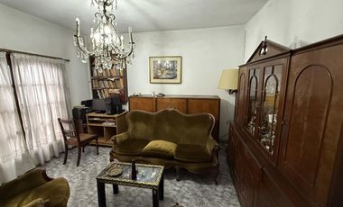 Casa en venta 3 ambientes con 4 dormitorios cochera y patio - Sarandi