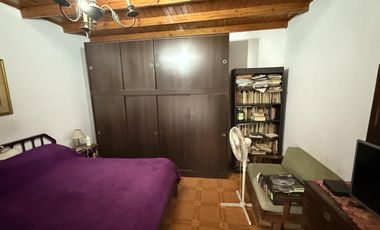 Casa en venta 3 ambientes con 4 dormitorios cochera y patio - Sarandi