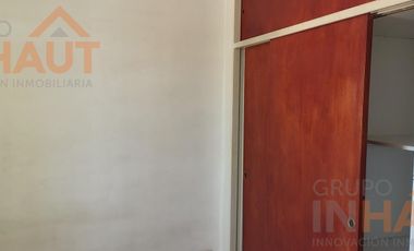 Venta de Galpón 200 M2 + 3 Dptos de 50 M2