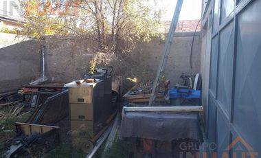 Venta de Galpón 200 M2 + 3 Dptos de 50 M2