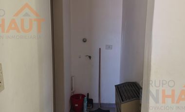 Venta de Galpón 200 M2 + 3 Dptos de 50 M2