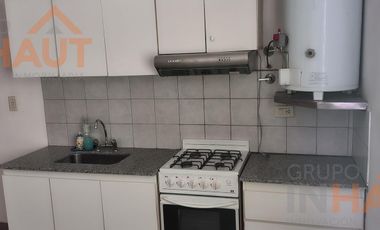 Venta de Galpón 200 M2 + 3 Dptos de 50 M2