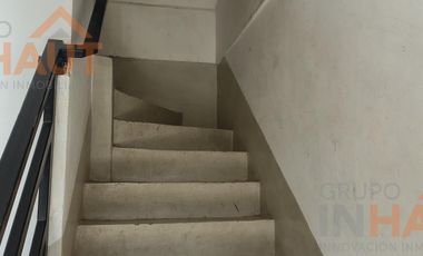 Venta de Galpón 200 M2 + 3 Dptos de 50 M2