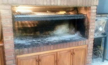 Muy buen chalet en una muy buena ubicación - Categoría - Adrogue