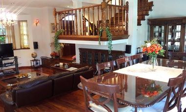 Muy buen chalet en una muy buena ubicación - Categoría - Adrogue