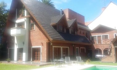 Muy buen chalet en una muy buena ubicación - Categoría - Adrogue