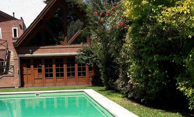 Muy buen chalet en una muy buena ubicación - Categoría - Adrogue