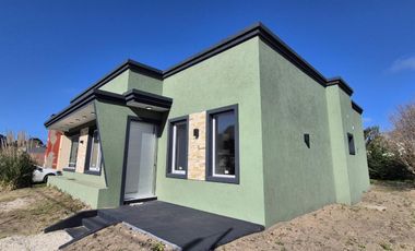 Casa en venta - 2 Dormitorios 2 Baños - Costa del Este