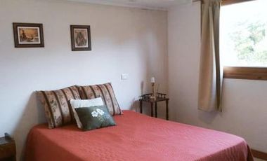 VENTA CASA 4 AMBIENTES EN SIERRA DE LOS PADRES EXCELENTE ZONA SOBRE ASFALTO