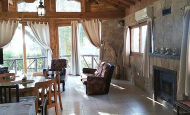 VENTA CASA 4 AMBIENTES EN SIERRA DE LOS PADRES EXCELENTE ZONA SOBRE ASFALTO