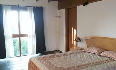 VENTA CASA 4 AMBIENTES EN SIERRA DE LOS PADRES EXCELENTE ZONA SOBRE ASFALTO