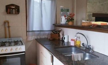 VENTA CASA 4 AMBIENTES EN SIERRA DE LOS PADRES EXCELENTE ZONA SOBRE ASFALTO