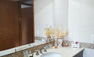 VENTA CASA 4 AMBIENTES EN SIERRA DE LOS PADRES EXCELENTE ZONA SOBRE ASFALTO