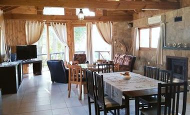 VENTA CASA 4 AMBIENTES EN SIERRA DE LOS PADRES EXCELENTE ZONA SOBRE ASFALTO